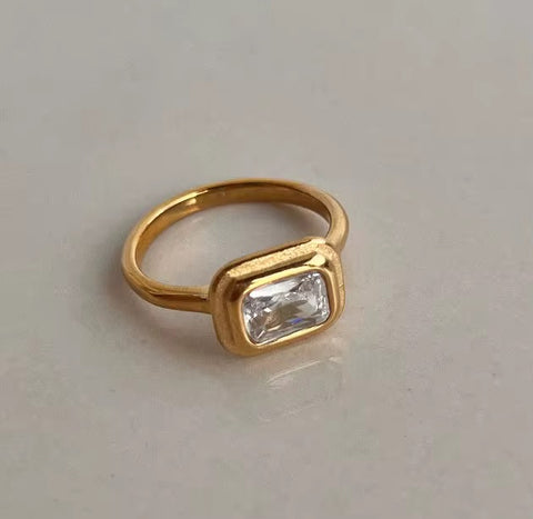 LR - The Baguette Ring