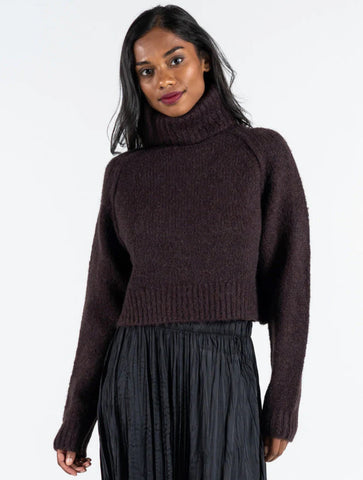 C’est Moi - Cropped TN Sweater