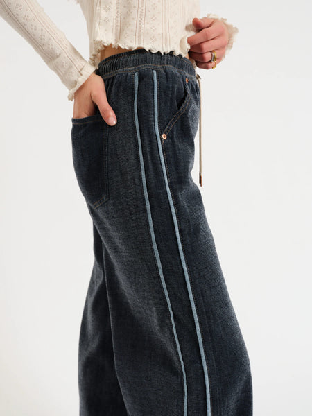 Daze - Cozy Pull On Denim